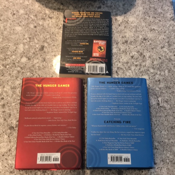Hunger Games Trilogy books - Picture 2 of 2